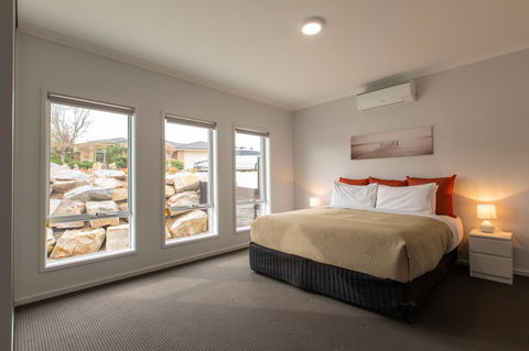 McCracken Country Club - Accommodation Burleigh 44