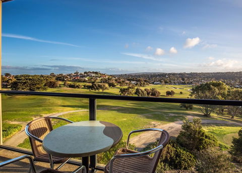 McCracken Country Club - Accommodation Burleigh 14