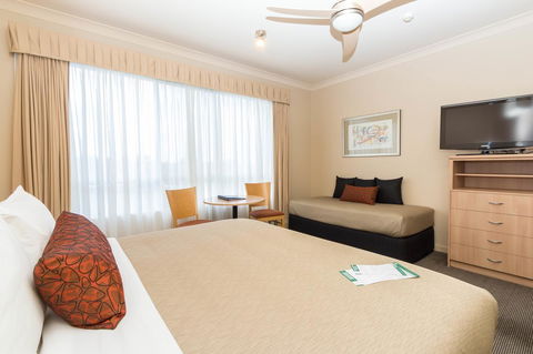 McCracken Country Club - Accommodation Burleigh 10