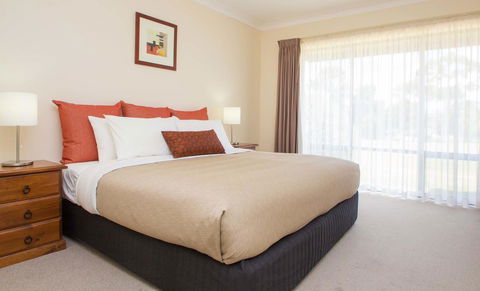 McCracken Country Club - Accommodation Burleigh 39