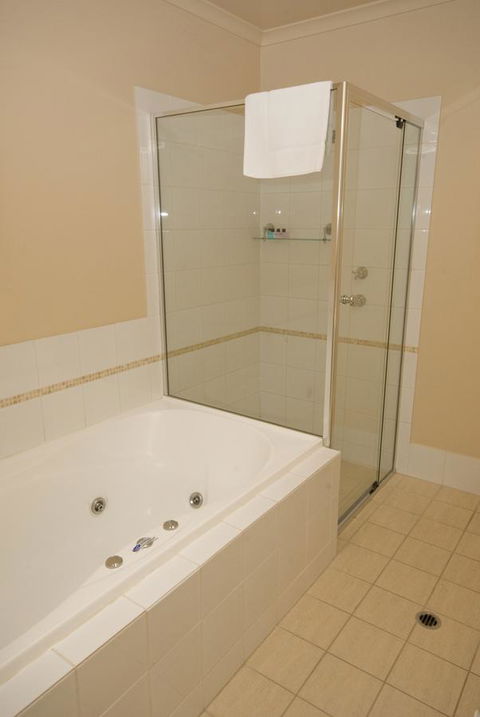 McCracken Country Club - Accommodation Burleigh 15