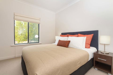 McCracken Country Club - Accommodation Burleigh 35