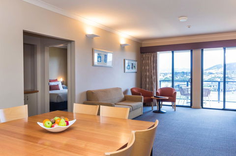 McCracken Country Club - Accommodation Burleigh 29