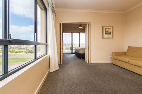 McCracken Country Club - Accommodation Burleigh 20