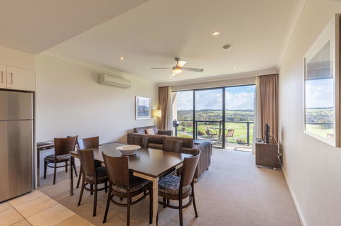 McCracken Country Club - Accommodation Burleigh 36