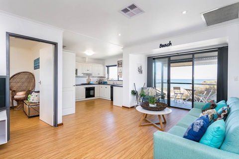 Blissful Beachfront Beachouse - Accommodation Burleigh 7