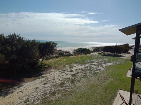 Blissful Beachfront Beachouse - Accommodation Burleigh 22
