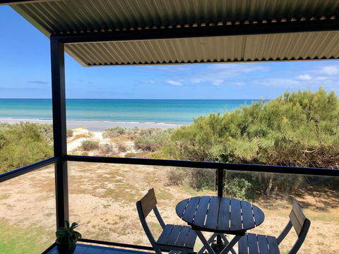 Blissful Beachfront Beachouse - Accommodation Burleigh 16
