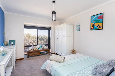 Blissful Beachfront Beachouse - Accommodation Burleigh 10