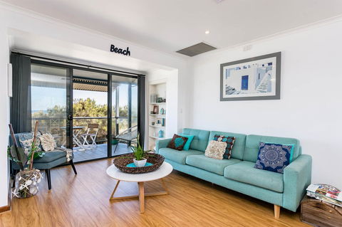 Blissful Beachfront Beachouse - Accommodation Burleigh 6