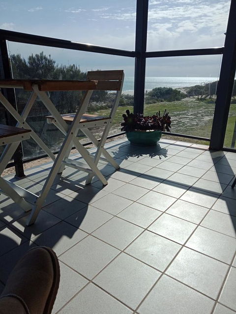 Blissful Beachfront Beachouse - Accommodation Burleigh 15