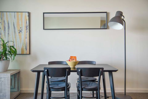 Port Adelaide Executive Waterfront Apartment - Accommodation Burleigh 11