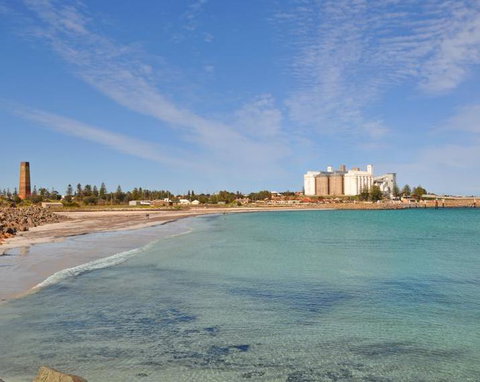 Wallaroo Marina Waterfront Luxe Apartment - Accommodation Burleigh 3