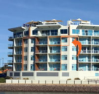 Wallaroo Marina Waterfront Luxe Apartment - Accommodation Burleigh