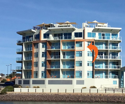 Wallaroo Marina Waterfront Luxe Apartment - Accommodation Burleigh 0