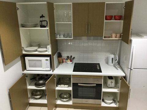 Wallaroo Marina Waterfront Luxe Apartment - Accommodation Burleigh 11
