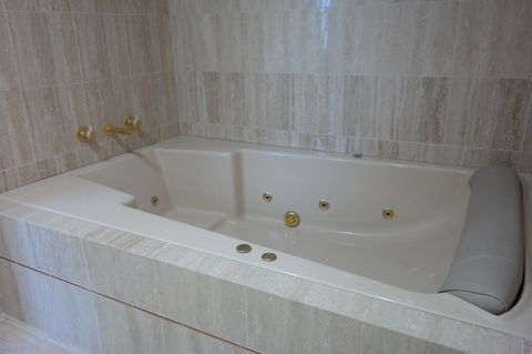 Pacific Bay Resort - Accommodation Burleigh 23