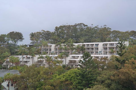 Pacific Bay Resort - Accommodation Burleigh 27