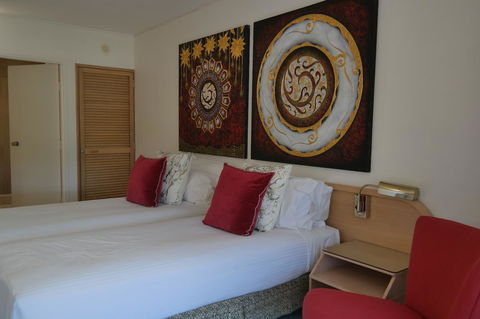 Pacific Bay Resort - Accommodation Burleigh 5