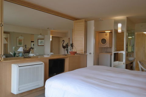 Pacific Bay Resort - Accommodation Burleigh 32