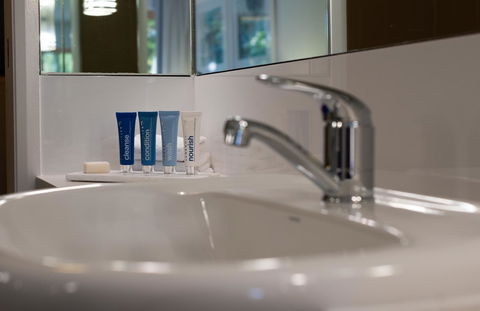 Pacific Bay Resort - Accommodation Burleigh 44
