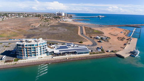 Wallaroo Marina Luxury Apartment - Accommodation Burleigh 22