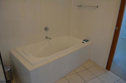 Wallaroo Marina Luxury Apartment - Accommodation Burleigh 24