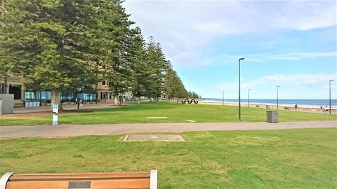 Hi 5 Glenelg Studio Apartment - Accommodation Burleigh 25