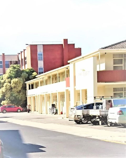 Hi 5 Glenelg Studio Apartment - Accommodation Burleigh 17