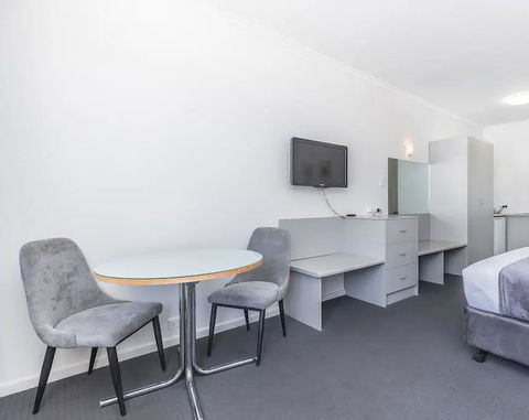 Hi 5 Glenelg Studio Apartment - Accommodation Burleigh 8