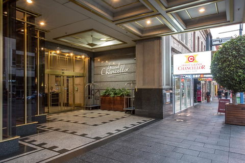 Hotel Grand Chancellor Adelaide - Accommodation Burleigh 0
