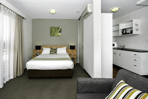BreakFree Adelaide - Accommodation Burleigh 2