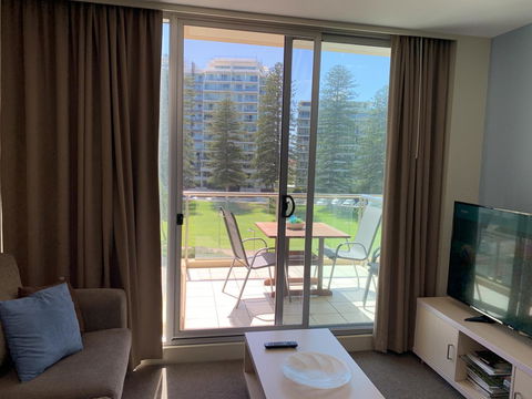 Luxury Beachside Accomodation - Accommodation Burleigh 4