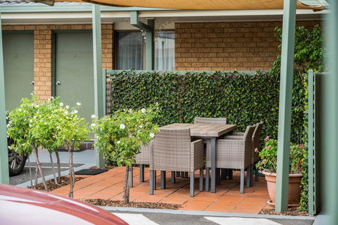 Garden City Motor Inn - Accommodation Burleigh 39
