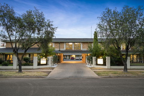 Garden City Motor Inn - Accommodation Burleigh 0