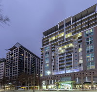 Oaks Embassy - Accommodation Burleigh