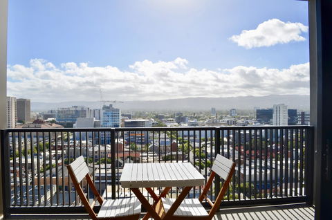 Whitmore SQ - Accommodation Burleigh 14
