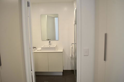 Whitmore SQ - Accommodation Burleigh 13