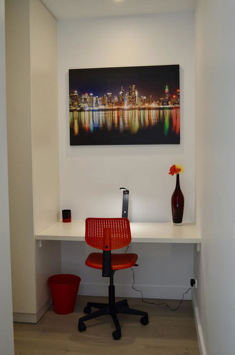 Whitmore SQ - Accommodation Burleigh 8