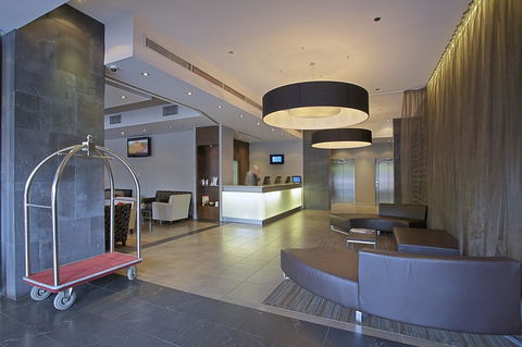 Mantra Hindmarsh Square - Accommodation Burleigh 17