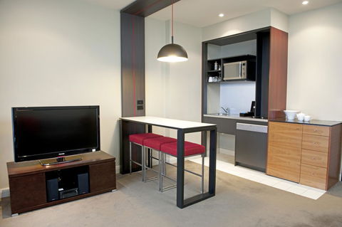 Mantra Hindmarsh Square - Accommodation Burleigh 14