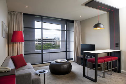Mantra Hindmarsh Square - Accommodation Burleigh 13