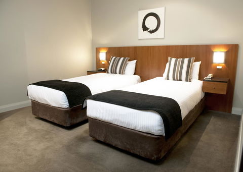 Mantra Hindmarsh Square - Accommodation Burleigh 22