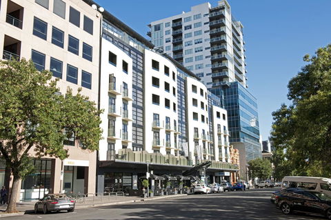 Mantra Hindmarsh Square - Accommodation Burleigh 5