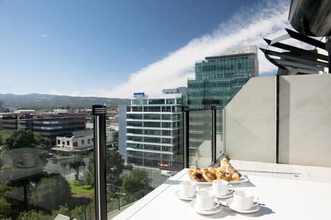 Mantra Hindmarsh Square - Accommodation Burleigh 4
