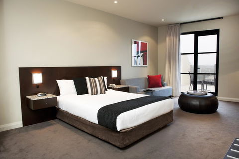 Mantra Hindmarsh Square - Accommodation Burleigh 12