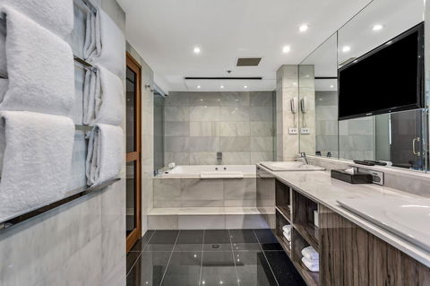 Stamford Plaza Adelaide - Accommodation Burleigh 42