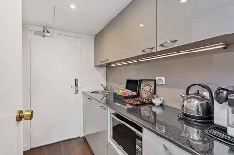 Stamford Plaza Adelaide - Accommodation Burleigh 41
