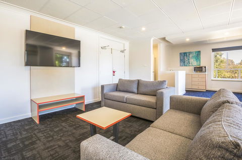 Nightcap At Rose & Crown Hotel - Accommodation Burleigh 2