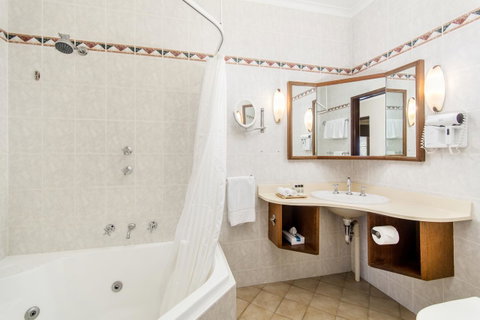 Adelaide Inn - Accommodation Burleigh 18